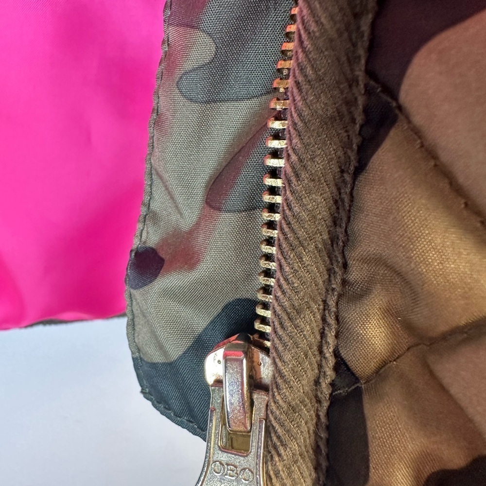 Old Navy Camouflage Kids Vest with Pink Lining - Picture 5 of 6